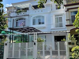 Bán gấp biệt thự hưng thái 1, khu compoud phú mỹ hưng, an ninh 24/24. dt 7x18m. giá 34 tỷ