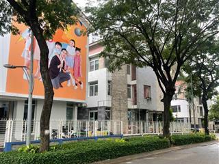Bán biệt thự góc 2mt ngân long, đường nguyễn hữu thọ, nhà bè, dt 351.9 m2 giá bán 50 tỷ