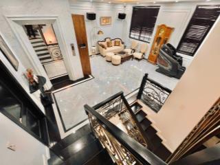 Bán gấp biệt thự liền kề view hồ vinhomes marina 105m2 ngang 7m có vương miện full thang máy