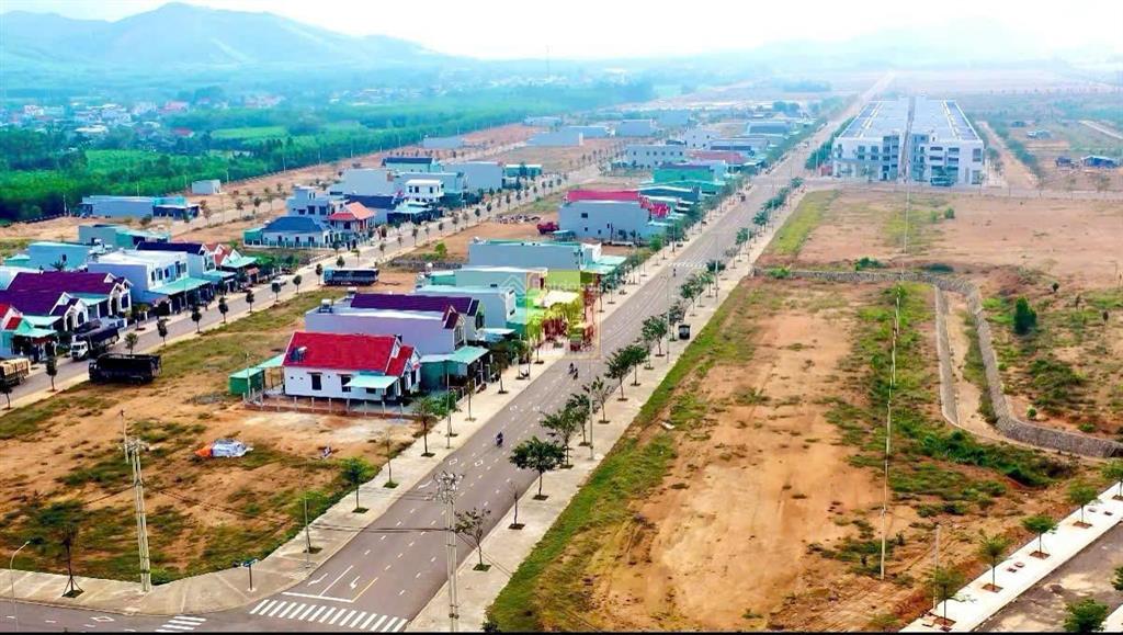 Cần tiền trả nợ cuối năm thanh lý gấp đất trong kcn vsip dt 200m2 chỉ 6,3tr/m2 ngay khu dân cư đông