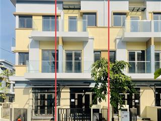Bán lỗ căn nhà phố 4x19m, 1 trệt 2 lầu trong khu compound
