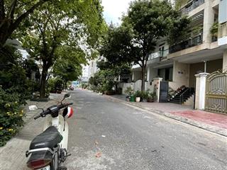 Bán nhà phố 100m2 tại khu đô thị him lam kênh tẻ, 28,5 tỷ, 5pn, 4 tầng, giá tốt