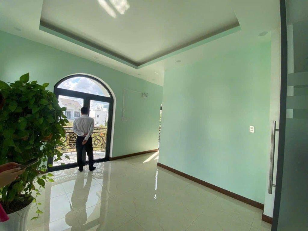 CHỦ CẦN BÁN NHÀ 1 TRỆT 2 LẦU LỘ 45M KHU NAM LONG 