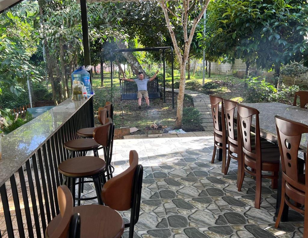 Biệt thự giáp suối lớn, vườn cây ăn trái ngay trung tâm thị trấn