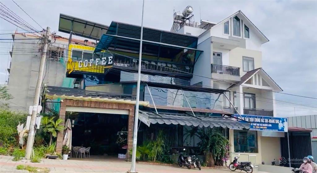 Đất đối diện bệnh viện bảo lộc 14x22m (tc) có sẵn khuôn viên kinh doanh chỉ 10 tỷ