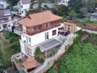 Nhà hẻm phan đình giót trung tâm  dt đất (370m2 có 100m2 odt)  nhà 1 trệt 2 lầu, view thoáng đẹp