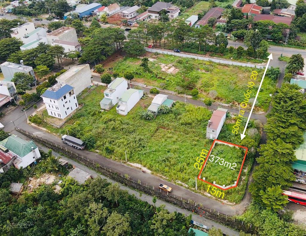 Lô biệt thự cách quốc lộ chỉ 50m, diện tích 350m2, pháp lý đầy đủ. giá 3,85 tỷ vnd
