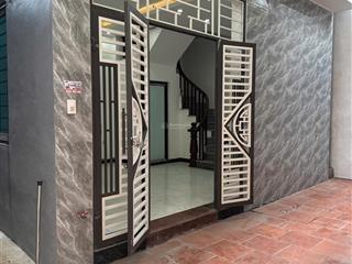 Bán nhà hữu hòa, thanh trì 35 m², 5t, lô góc 2 mặt thoáng, ô tô đỗ cổng + 5,5 tỷ ,0844 444 ***