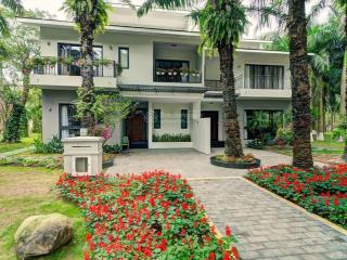 Biệt thự hồ bơi đẹp lung linh nguyễn văn hưởng  thảo điền, quận 2. 210m2 (7x30m), 5 tầng. 38 tỷ