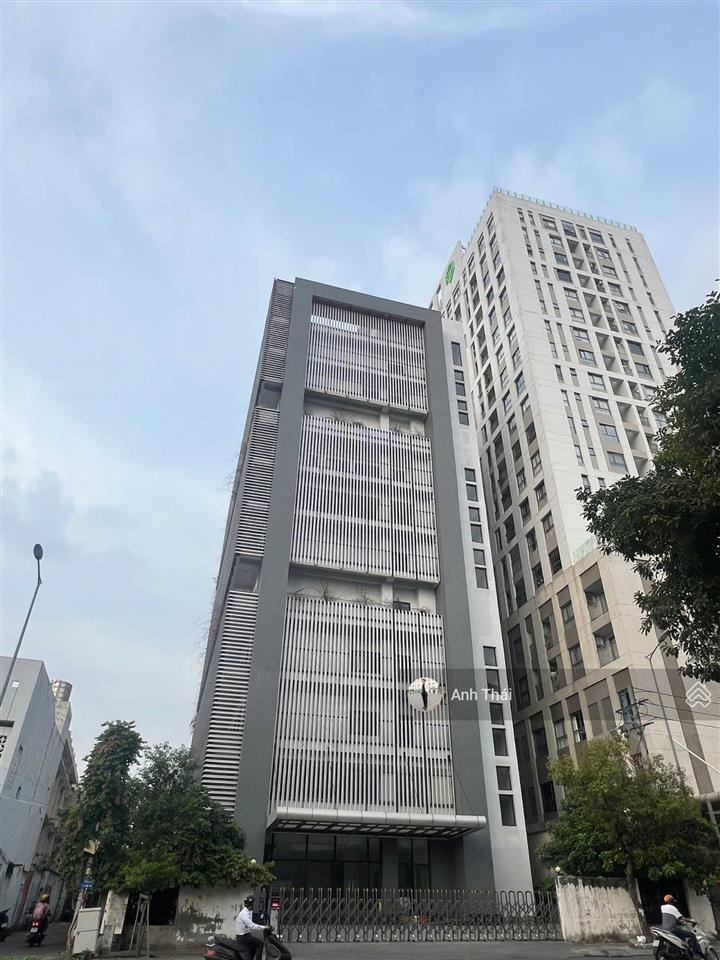 60 tỷ còn 48 tỷ. mặt tiền lý chính thắng, quận 3. 240m2 (8x30m) 2 mặt tiền 7 tầng. hđt 400tr/th