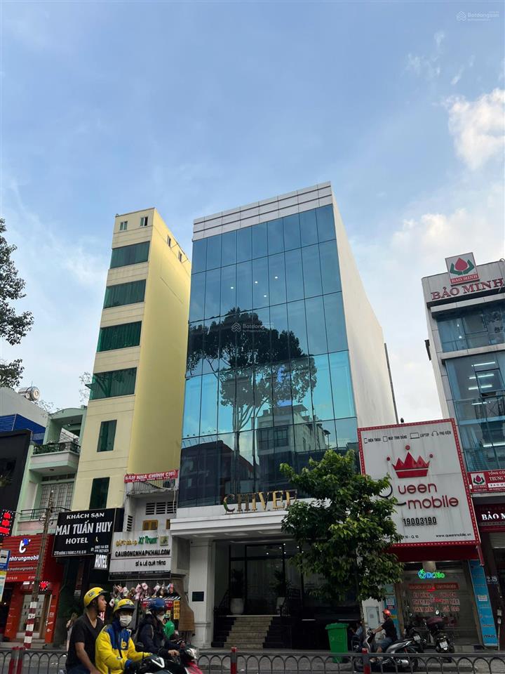 Gia đình tôi bán chia tài sản. nhà lê văn sỹ, p13, quận 3. dt 180m2 (9x20m) hầm 7 tầng. 43 tỷ