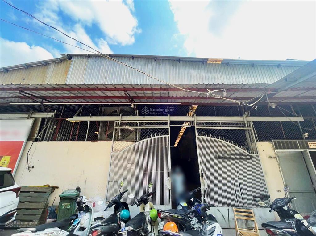 Cho thuê kho 300m² đường số tân quy quận 7 xe tải ra vào thoái mái