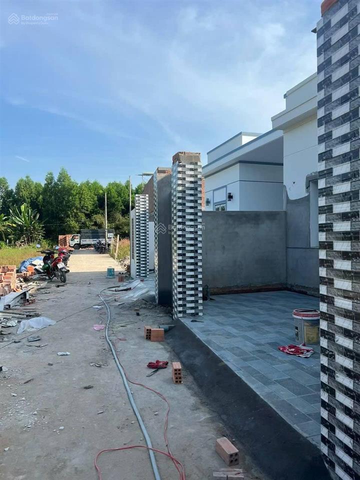 Bán nhà giá rẻ sổ hồng riêng đất ở đô thị. dân đông vị trí đầu tư hoặc an cư đều tốt. giá 1.35 tỷ