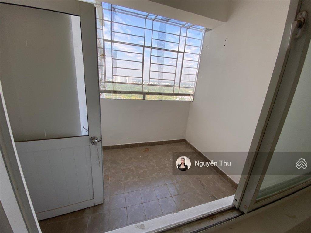 Bán 2pn 2wc 95m2 phú mỹ thuận view sông, sân phơi rộng. giá 2.35 tỷ.  0906 600 *** (thu)