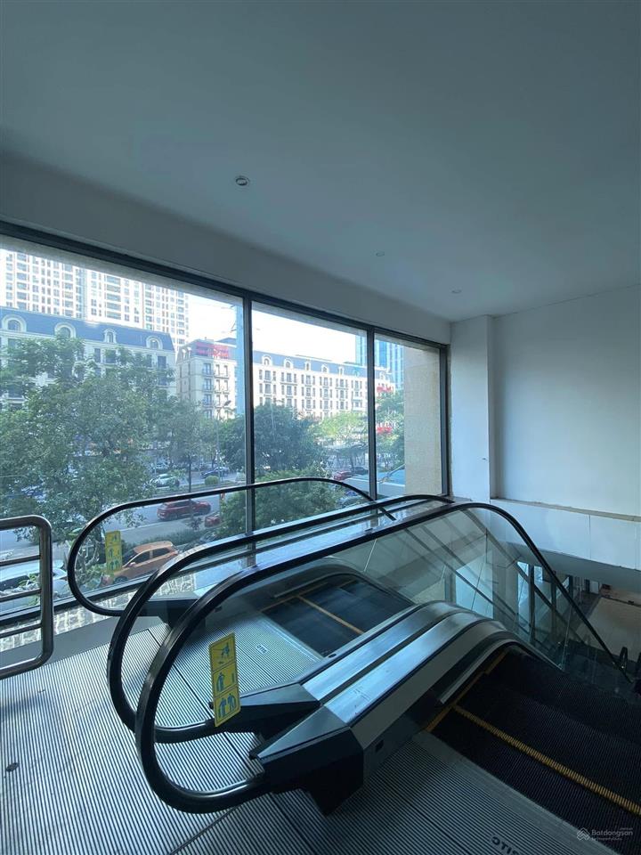 Bán sàn thương mại văn phòng 870m2sổ lâu dài mặt phố tố hữu hà đônggiá siêu đầu tư nhỉnh 43tr/m2