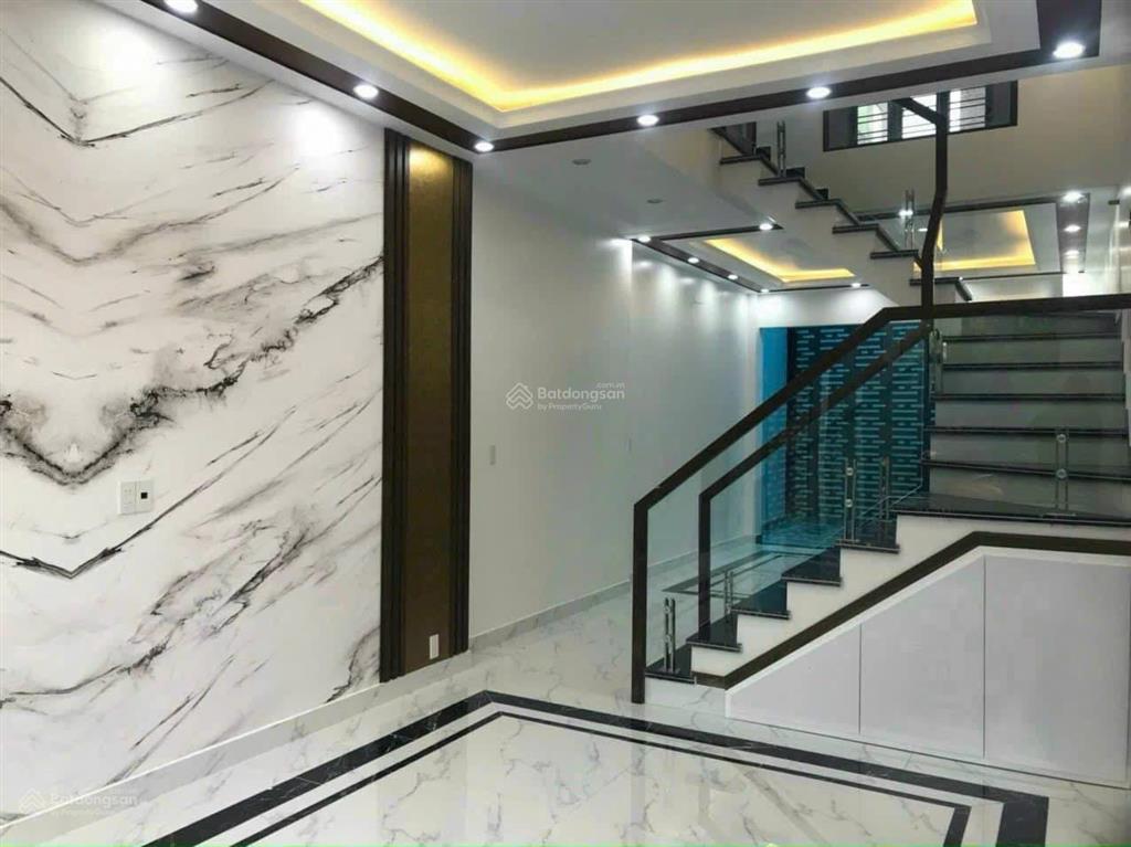 Bán nhà 4 tầng tại bến xe miền tây, ngay chân cầu niệm (đường quán trữ)