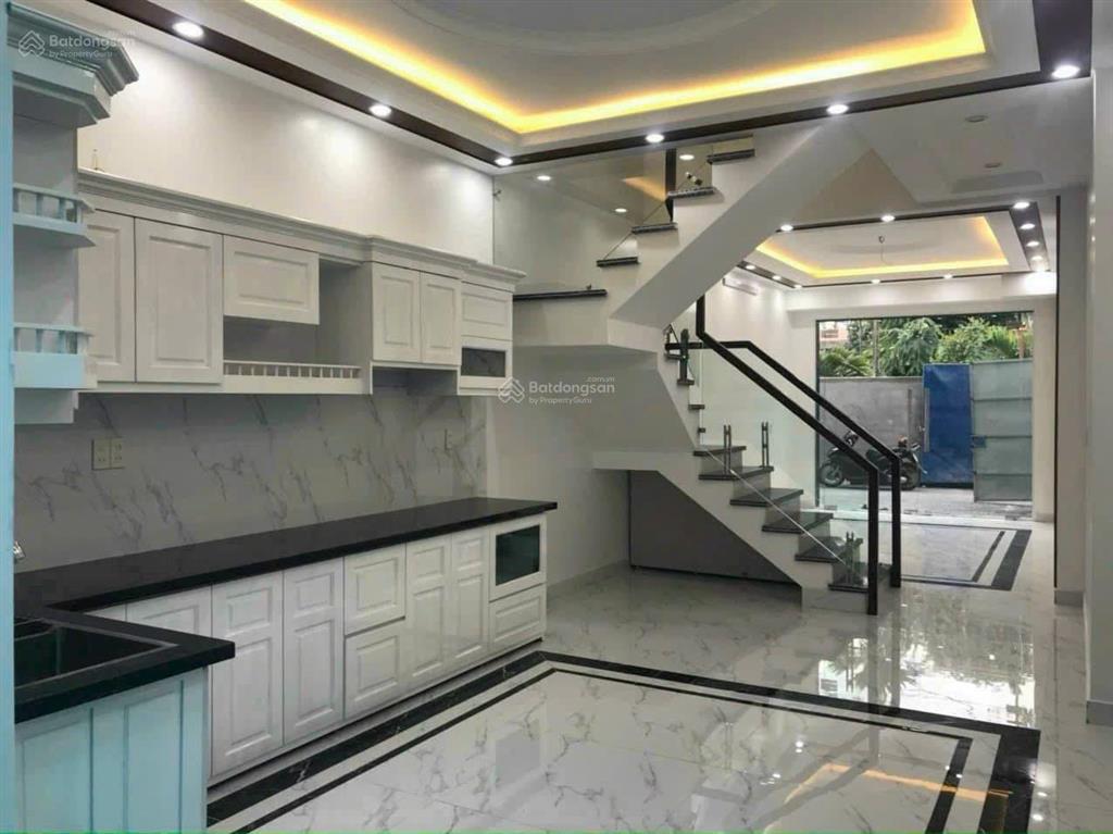 Bán nhà 4 tầng tại bến xe miền tây, ngay chân cầu niệm (đường quán trữ)