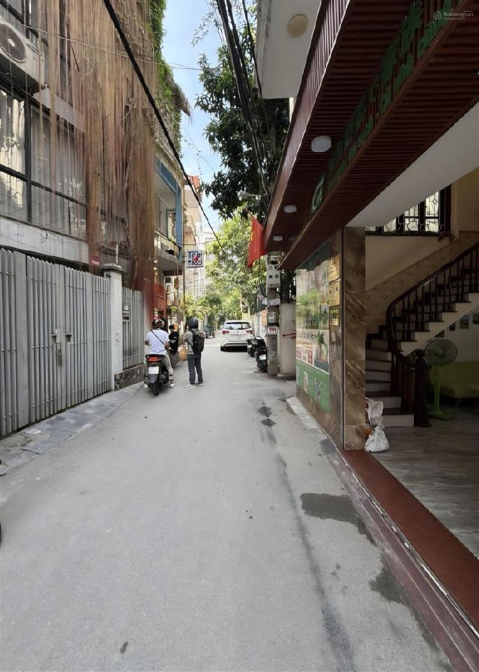 Siêu hiếm ngôi nhà phố đào tấn  ngõ ô tô tránh, đỗ tận cửa  2 mặt ngõ thoáng trước thoáng sau !