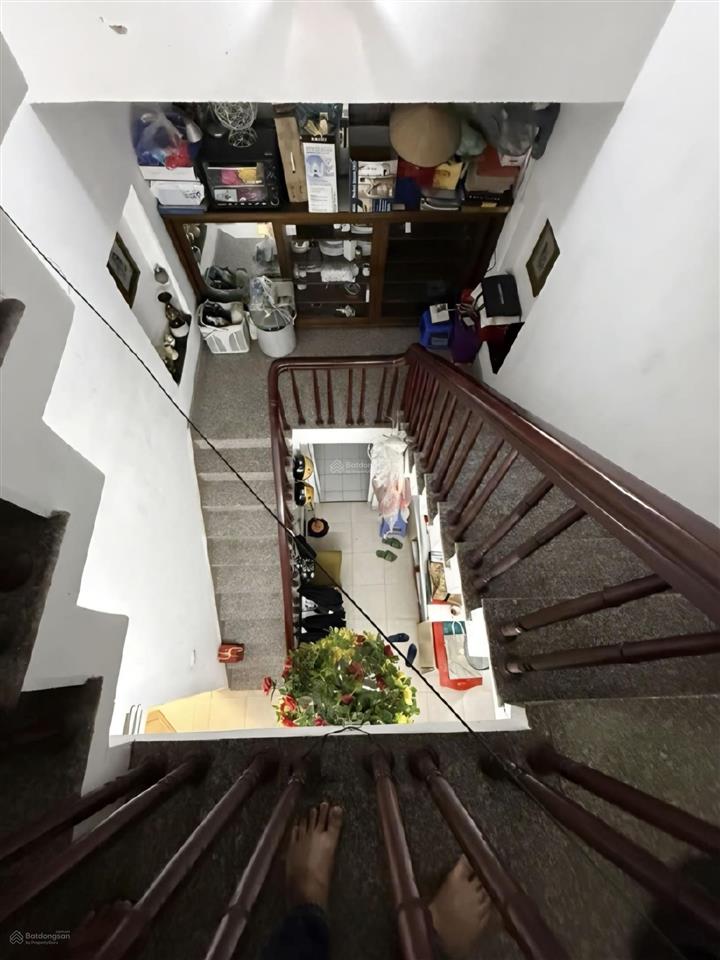 Siêu hiếm ngôi nhà phố đào tấn  ngõ ô tô tránh, đỗ tận cửa  2 mặt ngõ thoáng trước thoáng sau !