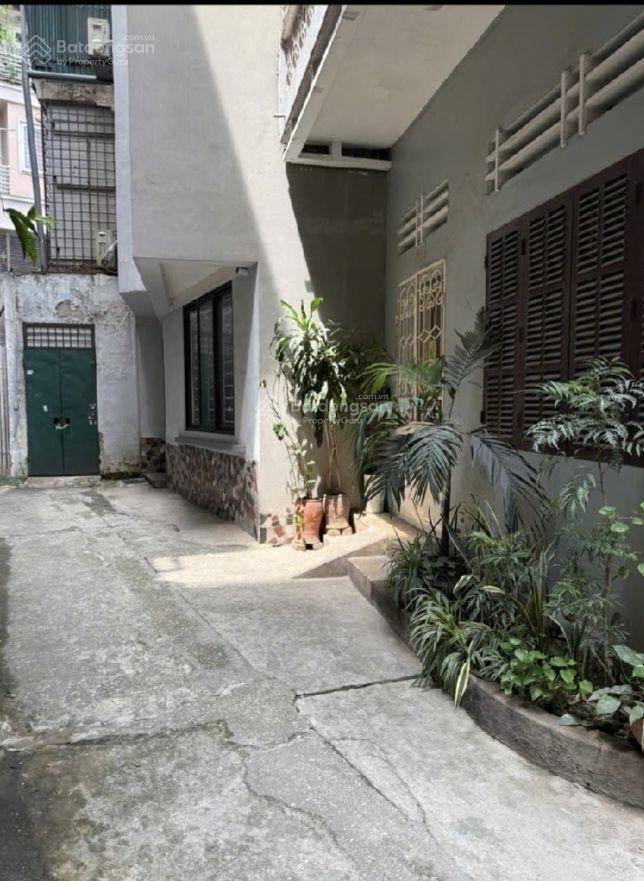 Siêu hiếm ngôi nhà phố đào tấn  ngõ ô tô tránh, đỗ tận cửa  2 mặt ngõ thoáng trước thoáng sau !