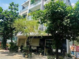 Nhà 4 lầu khu bigc,5 p ngủ, có thang máy, full nội thất cao cấp.  0909 290 ***