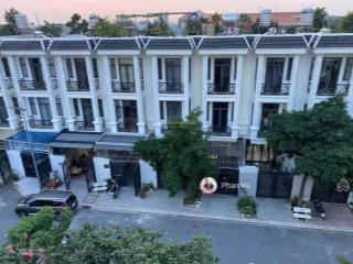 Nhà 92m, hoàn công 3 lầu, 4p ngủ, sân xe hơi. đông hòa  tp hcm.  0909 290 ***