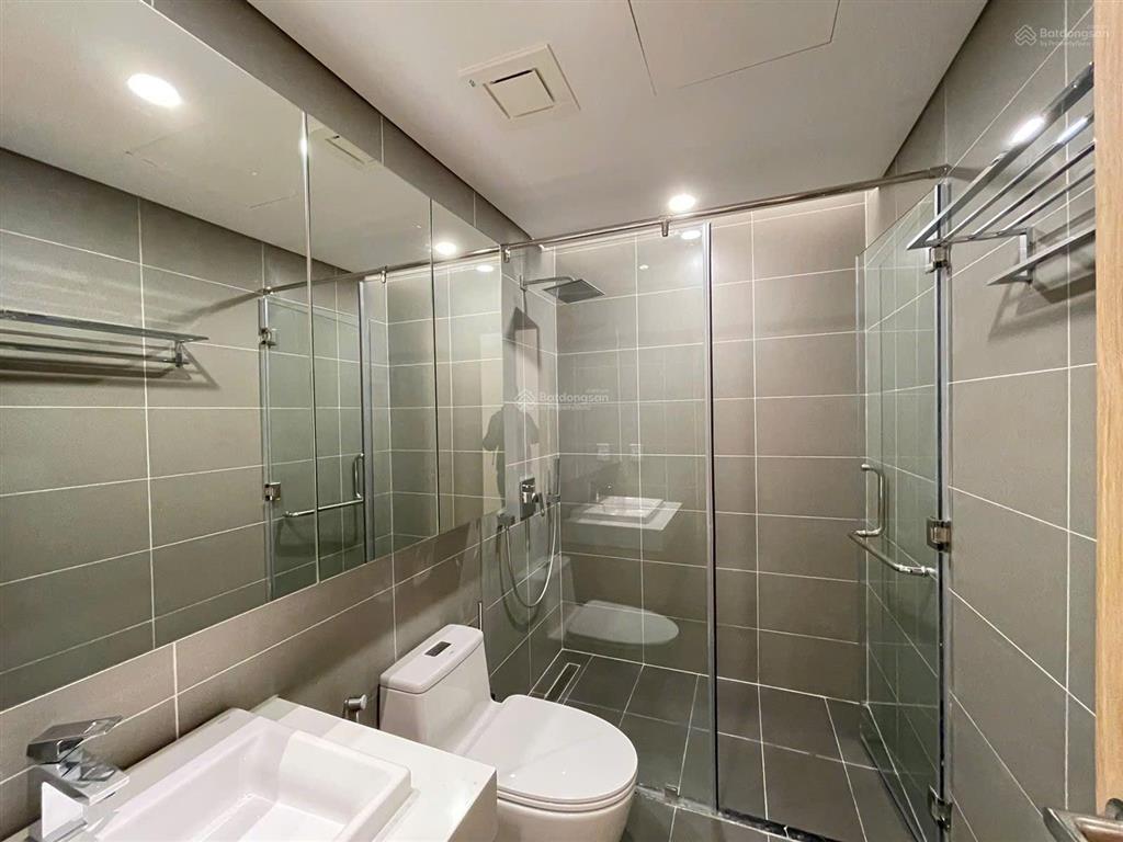 Cần bán căn 114m2 toà mulberylen tk 3pn tầng trung ban công đông nam. giá 6,9 tỷ tầng 25