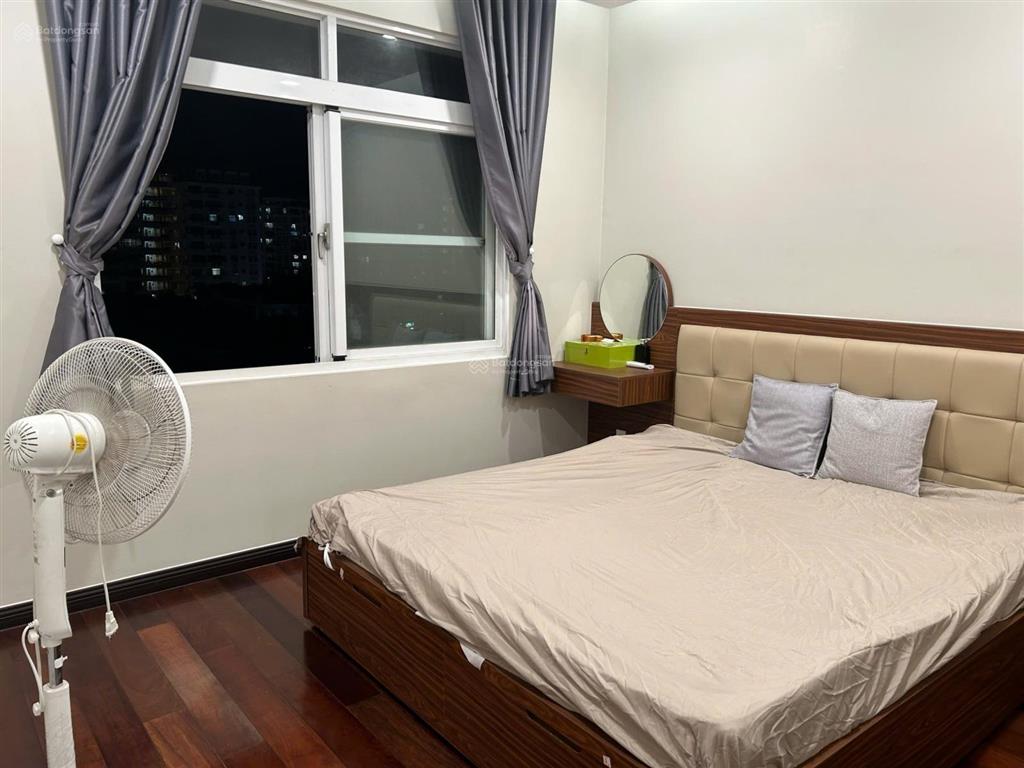 Cần cho thuê căn hộ phú mỹ hưng 3 phòng ngủ  giá 20 triệu/th   0938 784 *** (em thư)