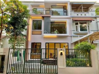Cần bán gấp căn biệt thự phú mỹ hưng rẻ nhất thị trường  7x18m  33 tỷ   0938 784 *** e thư