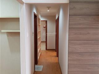Cho thuê căn 4 phòng ngủ harv view sông trực diện, nội thất đầy đủ, 28 triệu.  0906 812 *** vân