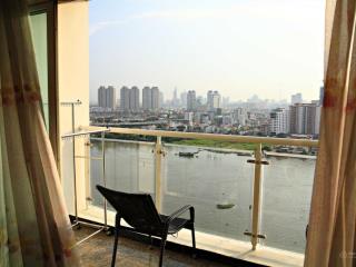 Cho thuê căn hộ 4pn đầy đủ nội thất, lầu cao, view đẹp, giá 28 triệu/tháng.  vân 0906 812 ***
