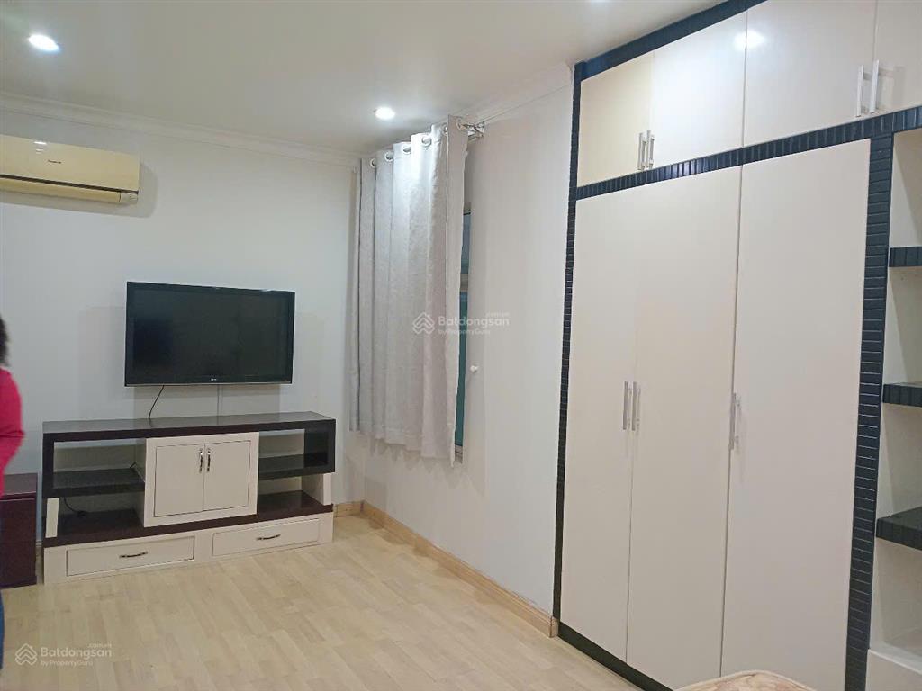 Cho thuê căn hộ harv 3pn view hồ bơi, nội thất cơ bản, giá 23 triệu/tháng.  0906 326 *** phát