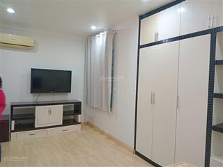 Cho thuê căn hộ 4 pn view sông, nội thất cơ bản, lầu cao, giá 28 triệu/tháng.  0906 812 *** vân