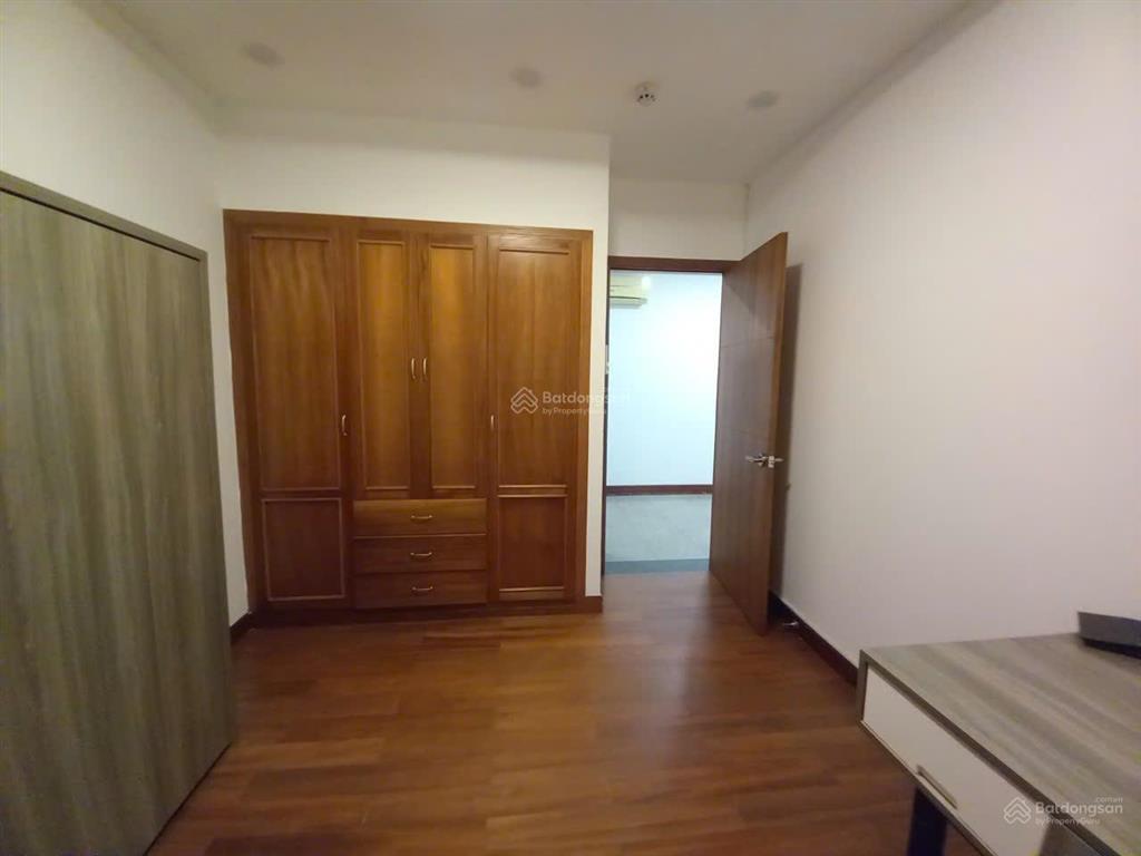 Cho thuê căn hộ 3 pn, nội thất đầy đủ, tầng cao, view đẹp, giá 23 triệu/tháng.  phát 0906 326 ***