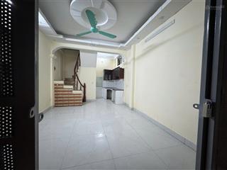 Chính chủ cần cho thuê nhà mặt đất ngõ 649 lĩnh nam, hoàng mai, hà nội  0969 150 ***