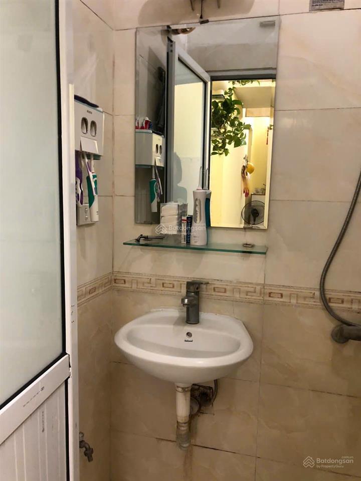 Chính chủ cần cho thuê căn hộ tập thể ở 50 châu long, ba đình