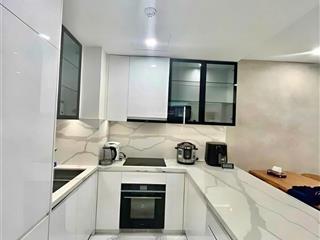 Bán gấp căn sân vườn, 2 phòng ngủ, 200m2, view sông  hàng hiếm 0919 656 ***