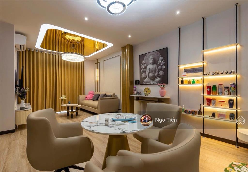 Nội thất 500tr rất tâm huyết làm để ở hiện nay kẹt tiền nên mới bán giá 2,199 tỷ căn 2pn 2wc 79m2