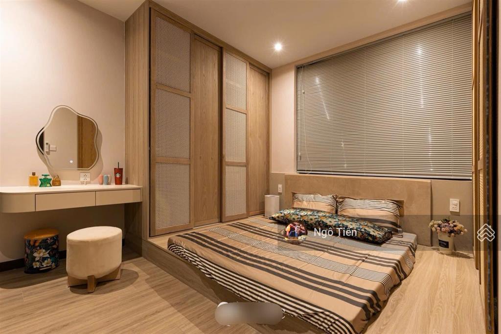 Nội thất 500tr rất tâm huyết làm để ở hiện nay kẹt tiền nên mới bán giá 2,199 tỷ căn 2pn 2wc 79m2