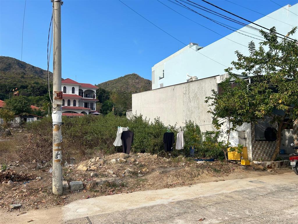 Chính chủ bán lô ở hòn xện, gần bến du thuyền nha trang, lô 128m2 mt 8m