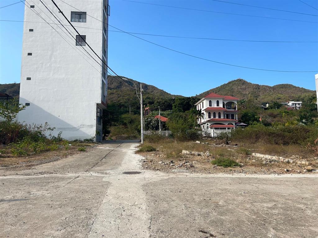 Chính chủ bán lô ở hòn xện, gần bến du thuyền nha trang, lô 128m2 mt 8m