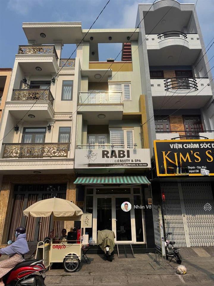 12 tỷ tl  dt 4mx17m, vị trí rất đẹp. lề rộng 4m mtkd đường văn cao