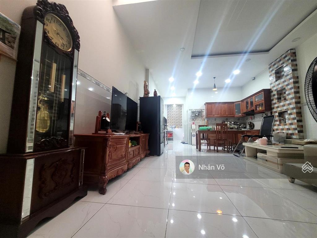 Mặt tiền phan huy ích gần trường chinh. dt 3.9mx33m. giá 13.5tỷ tl