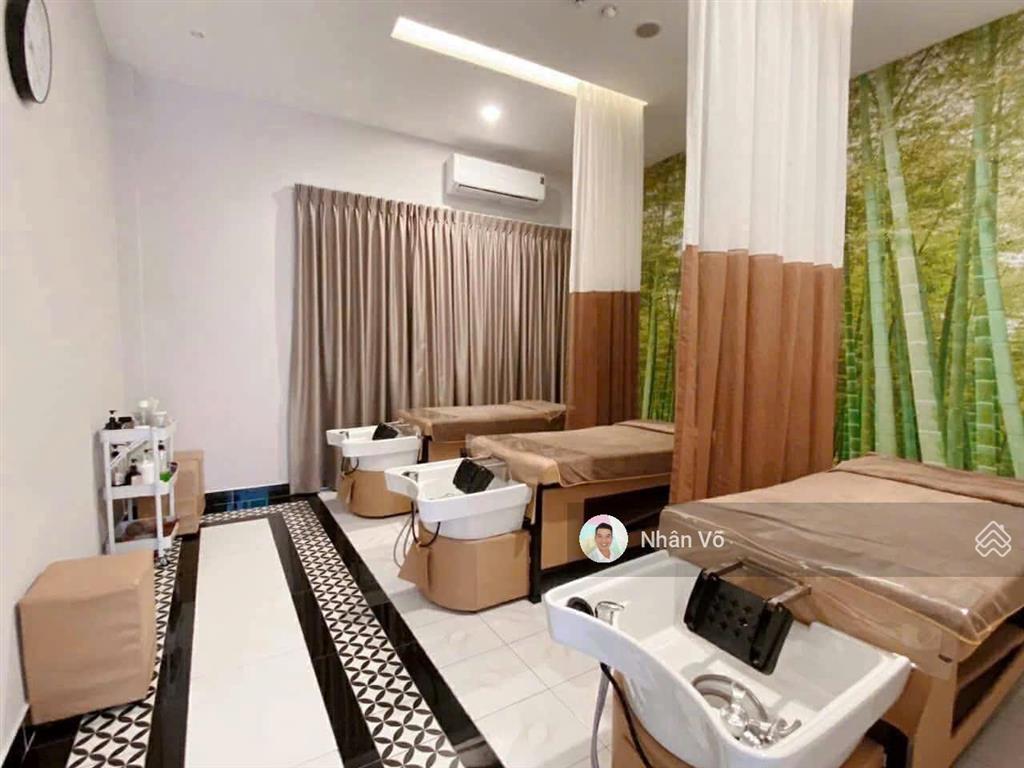 14.5 tỷ tl  mt âu cơ kế nguyễn hồng đào. dt 3.7mx28m. vị trí đẹp