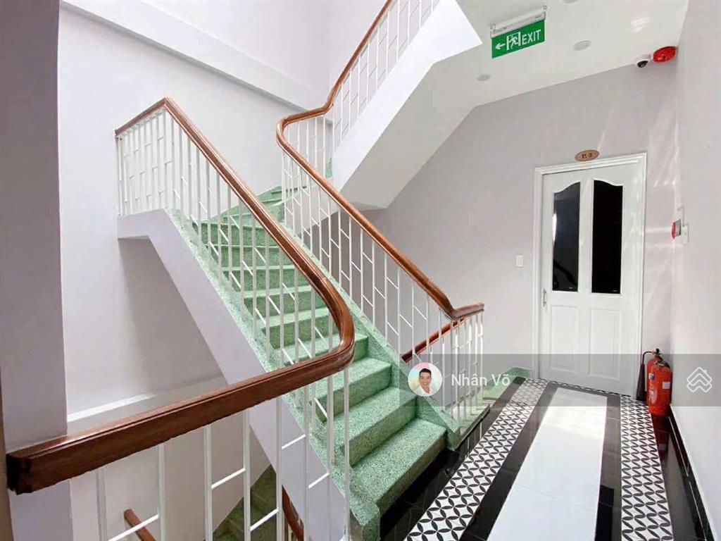 14.5 tỷ tl  mt âu cơ kế nguyễn hồng đào. dt 3.7mx28m. vị trí đẹp