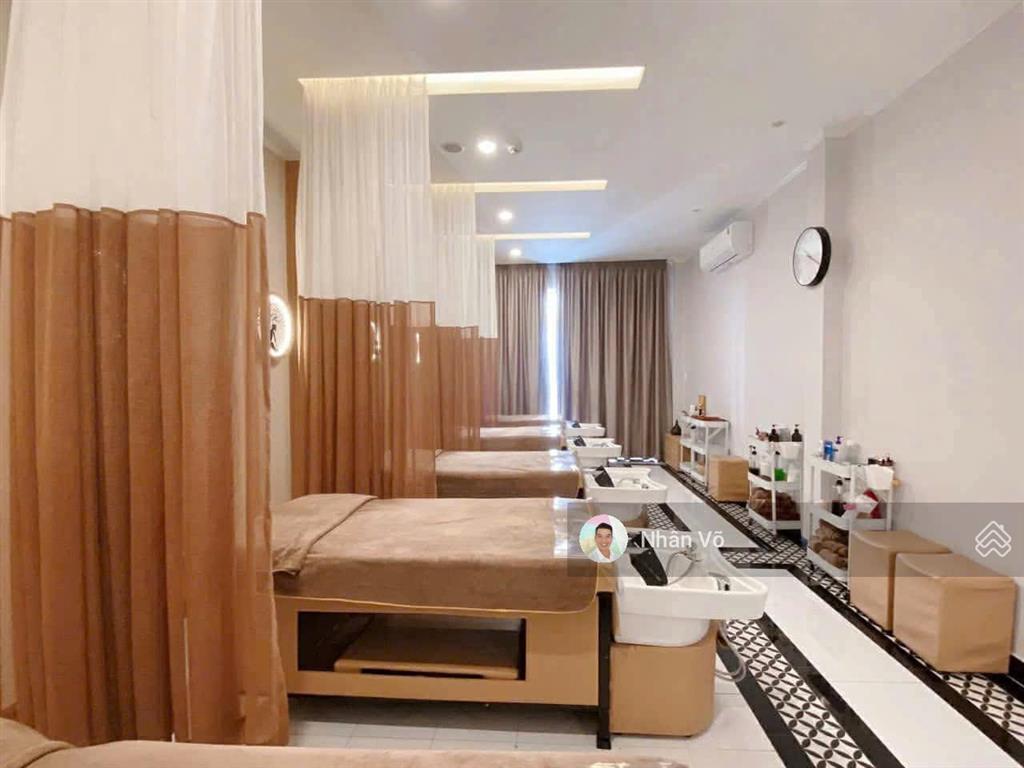 14.5 tỷ tl  mt âu cơ kế nguyễn hồng đào. dt 3.7mx28m. vị trí đẹp
