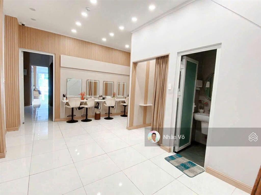 14.5 tỷ tl  mt âu cơ kế nguyễn hồng đào. dt 3.7mx28m. vị trí đẹp