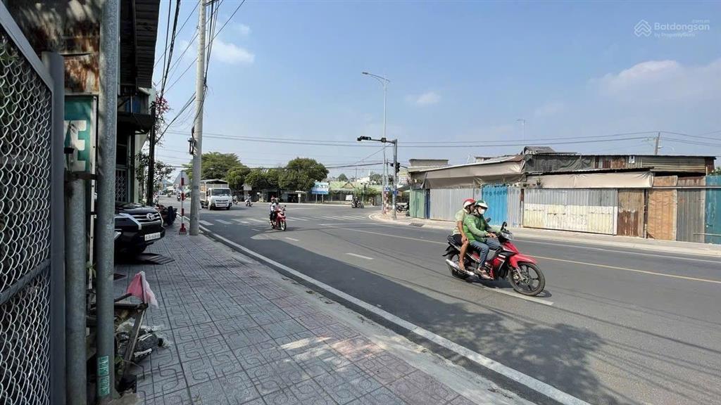 Bán đất 1.410m2 mặt tiền nguyễn hữu cảnh, gần chợ búng, giá 12,5 tỷ