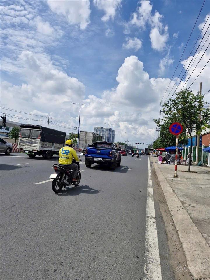 Góc 2 mặt tiền đt 743  1.114m²,ngay vòng xoay an phú