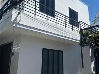 Nhà 02 tầng cách biển hòn chồng 550m